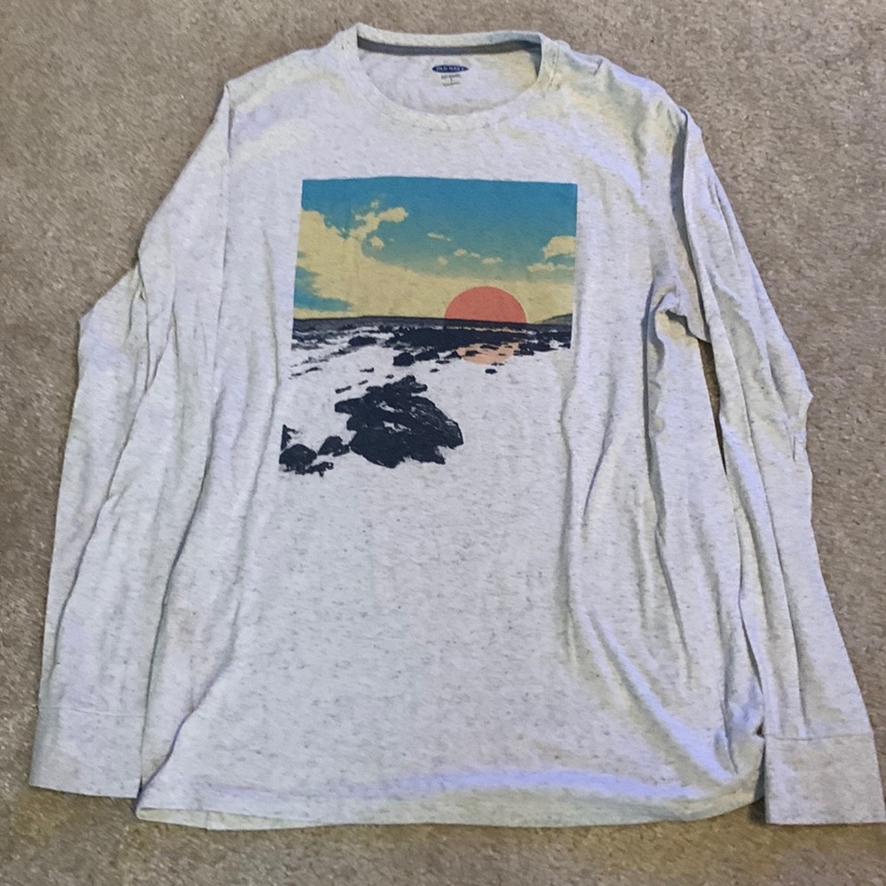 (L) Gray Sunset Long Sleeve Graphic Tee